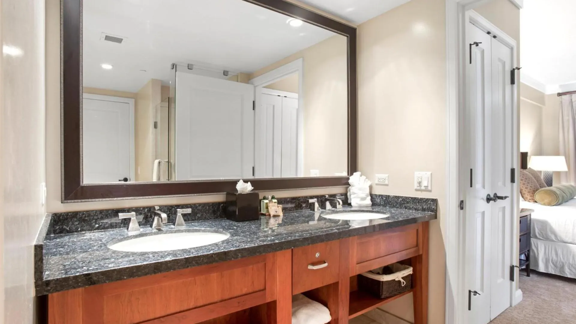 Kbm Resorts Free Car Honua Kai Hokulani Ocean View 2Bedroom Condo Hkh-545 Sweeping Ocean Views Best Location Kaanapali United States